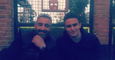 ياسين أحمد السقا يهنئ والده بجائزة "دير جيست": تجعلنى أفخر بك كل يوم