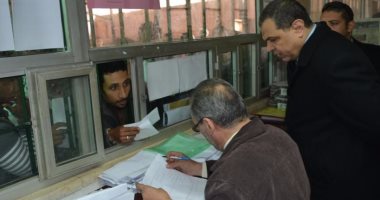 وزير القوى العاملة يتابع تقديم طلبات المعلمين والأطباء للعمل بالإمارات والكويت