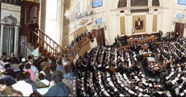 علماء الأزهر يؤيدون إغلاق "دكاكين الجهل بالدين".. ويؤكدون: "تنظيم الفتوى" مهم لتجديد الخطاب وردع الجهلة.. دار الإفتاء: نحتاج دعم ثقافة اللجوء لأهل التخصص.. وأستاذ عقيدة تحذر من "تحجيم دور الدعاة"
