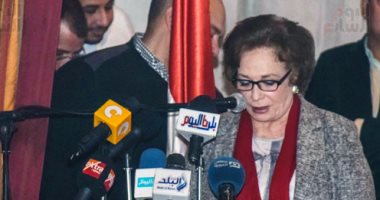 بالصور.. نائب جامعة عين شمس: جيهان السادات بشرتها عرافة بأنها ستكون سيدة مصر الأولى