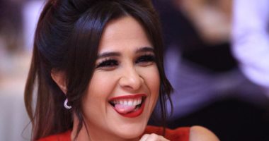 جلسات عمل بين ياسمين عبد العزيز وأحمد السبكى لعمل سينمائى جديد