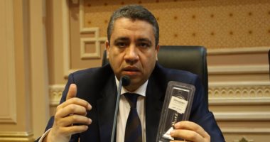 رئيس "مشروعات البرلمان" يطالب وزير الصحة بحل مشكلة العلاج على نفقة الدولة