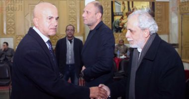 بالصور.. مثقفون وفنانون تشكيليون يؤدون واجب العزاء فى الفنان الراحل جميل شفيق