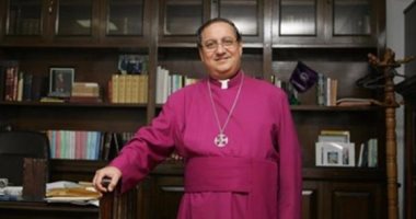 رئيس الكنيسة الأسقفية يدلى بصوته بالزمالك.. ويؤكد: المشاركة واجب وطنى