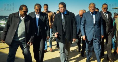 بالصور.. إبراهيم محلب يتفقد مشروع هضبة أهرامات الجيزة