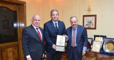 وزير الرياضة يرحب باستضافة حفل أفضل رياضى عربى