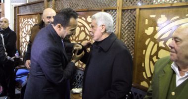 المعلم ورؤوف جاسر وعصام شلتوت وعمر الأيوبى وأشرف قاسم فى عزاء بدر حداد