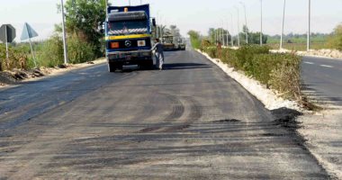 بالصور.. مديرية النقل والطرق بالأقصر ترصف الشوارع بعد تركيب خطوط الغاز