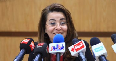 "الخدمة العامة" لا تعنى تجنيد  البنات.. تعرف على الأسباب   
