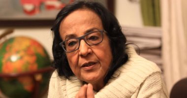 لميس جابر تطالب وزير العدل بتوفير ميزانية نظافة لمقرات الشهر العقارى