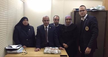 بالصور.. ضبط مصرى قادم من أبو ظبى لمحاولته تهريب 180 ألف جنيه بمطار القاهرة