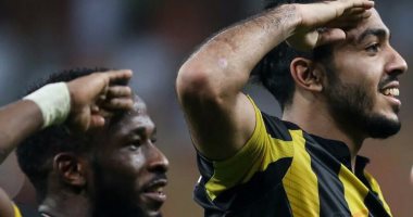 شاهد.. كهربا يخطف الأضواء باحتفال جنونى مع جماهير الاتحاد