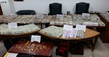ضبط طالب يتاجر فى العملة بالفيوم بحوزته 53 ألف جنيه وألف دولار