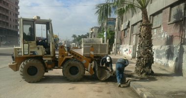 بالصور .. تحسن فى حالة الطقس بالإسكندرية ومواصلة رفع مخلفات النوة