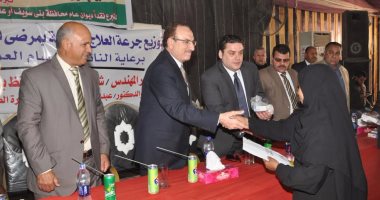 محافظ بنى سويف يوزع 200 جرعة "سوفالدى" على أهالى مركز ومدينة سمسطا