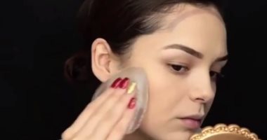 بالفيديو والصور.. تعلمى كيف توزعى كريم الأساس والكونتور بالـpush up