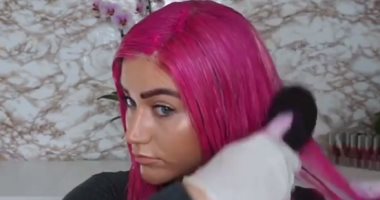 بالفيديو والصور.. احتفالا بـ2017 اصبغى الشعر المستعار بلون "مجنون"