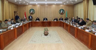 اجتماع لجنة المشروعات الإقتصادية والإستثمارية على الأراضى الزراعية بالمنوفية