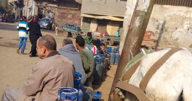 أهالى قرية سنديون بالقليوبية يشكون من عدم توافر اسطوانات الغاز