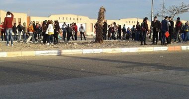 مع بداية الامتحانات.. طلاب جامعة سوهاج يطالبون بتوفير المواصلات