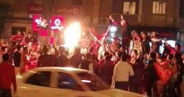 بالصور.. جماهير الأهلي بالسويس تحتفل فى الشوارع بالفوز على الزمالك