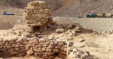 الكنيسة و"الآثار" تبحثان أثرية دير أبو الدرج فى جبل الجلالة