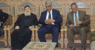 مساعد وزير الداخلية ومدير أمن سوهاج يتفدان الخدمات الأمنية فى الكنائس