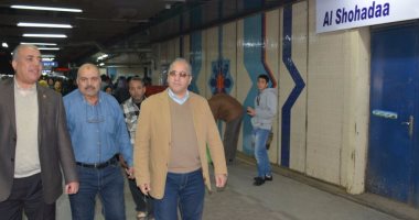 رئيس المترو يتفقد محطتى الشهداء ومارجس لمتابعة استعدادات رأس السنة