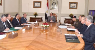 السيسي يجتمع بقيادات الدولة لبحث خطة تأمين احتفالات أعياد الميلاد