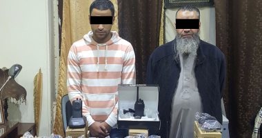 القبض على مديرى محال بالموسكى قبل ترويجهما 99 جهاز لاسلكى