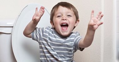 5 أخطاء تقع بها الأمهات مع أطفالهن فى مرحلة "التريننج على البوتى"