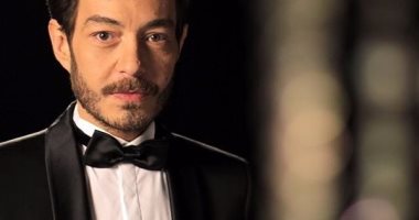 أحمد زاهر ينتهى من مسلسل الطوفان ويشكر المخرج خيرى بشارة