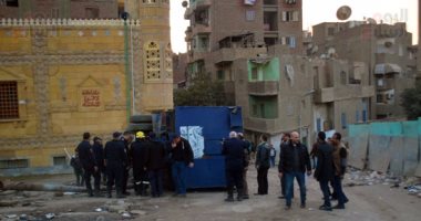 بالصور.. مصرع شخصين فى سقوط سيارة ترحيلات على "ملاكى" بمحيط محكمة زينهم