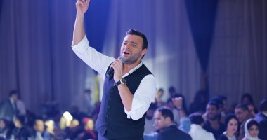 بالصور.. رامى صبرى يبدأ العام الجديد مع جمهوره بحفل "كامل العدد"