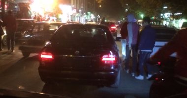 قارئ يرصد سيارة ملاكى بدون لوحات معدنية فى المعادى 