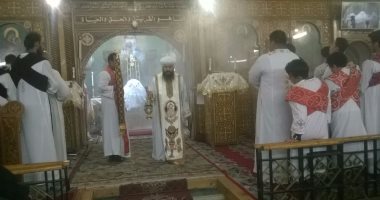 رئيس مجلس الدولة ونائبه يشاركان فى قداس عيد الميلاد 