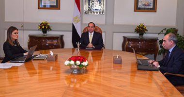 السيسي يطالب سحر نصر بسرعة تنفيذ المشروعات الحاصلة على تمويل خارجى