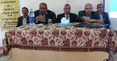 "رى الداخلة" تناقش مطالب مزارعى مركز بلاط وآليات طرح أبار سطحية للشباب