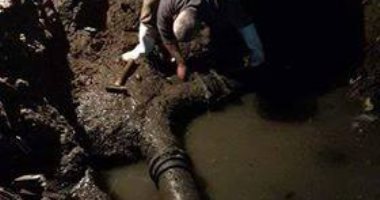 إصلاح كسر بخط طرد الصرف الصحى المؤدى لمحطة رفع ميت أبو غالب بدمياط