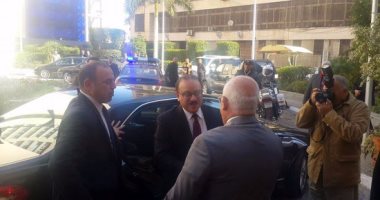 بالصور.. وزير الاتصالات يصل بورسعيد ويفتتح مشروعات بها
