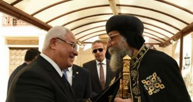 المستشار عدلى منصور يهنئ البابا تواضروس الثانى بعيد القيامة