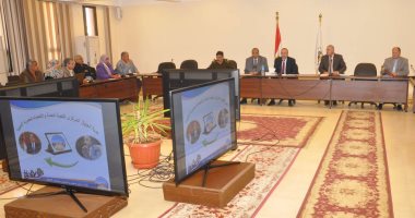 محافظ بنى سويف يناقش مستوى الاستعداد والجاهزية لإجراء التعداد السكانى