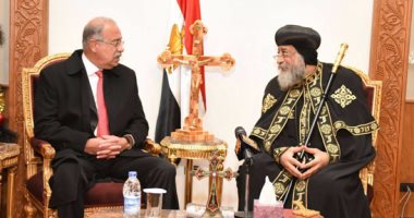 رئيس الوزراء يتوجه إلى الكاتدرائية لتهنئة البابا تواضروس بالعيد 