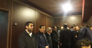 بالصور.. الحزن يخيم على عزاء قتيل الإسكندرية