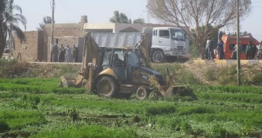 شرطة البيئة والمسطحات تزيل 47 حالة تعديات على الأراضى الزراعية