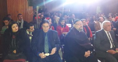 بالصور.. "سلاما لمصر" يجمع المسلمين والمسيحيين بالكنيسة الكاثوليكية بأسيوط