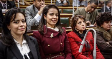 بالصور.. نائب يطالب بإيضاح حول منع مواطنين القناة من العبور إلى سيناء