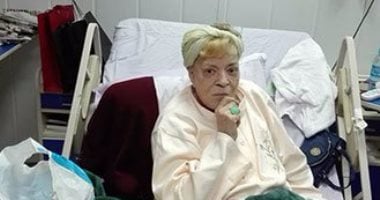 طبيب نادية لطفى: تعانى من التهابات شعبية مزمنة وسدة تنفسية