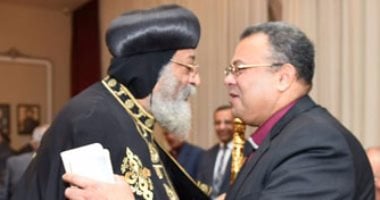 بالصور.. رئيس الطائفة الإنجيلية يصل الكاتدرائية لتهنئة البابا تواضروس بالعيد
