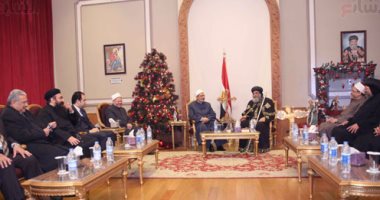 شيخ الأزهر يصل المقر الباباوى لتهنئة البابا تواضروس بالعيد